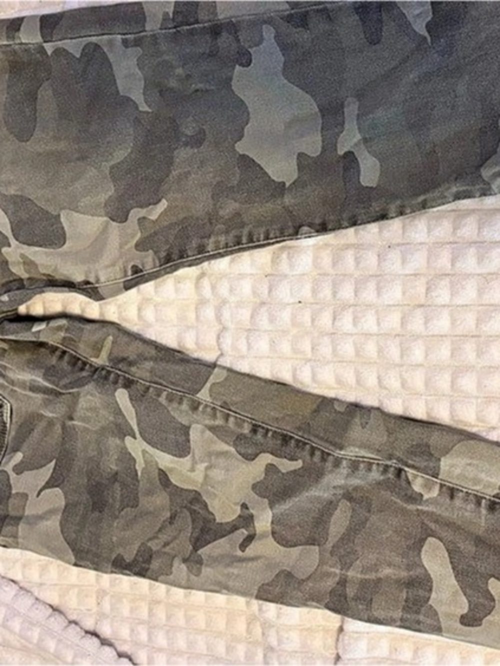 Utility By Seven Camo Skinny Jeans in Green & Gray Size 4